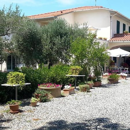 Campo Alle More Чечина Екстериор снимка